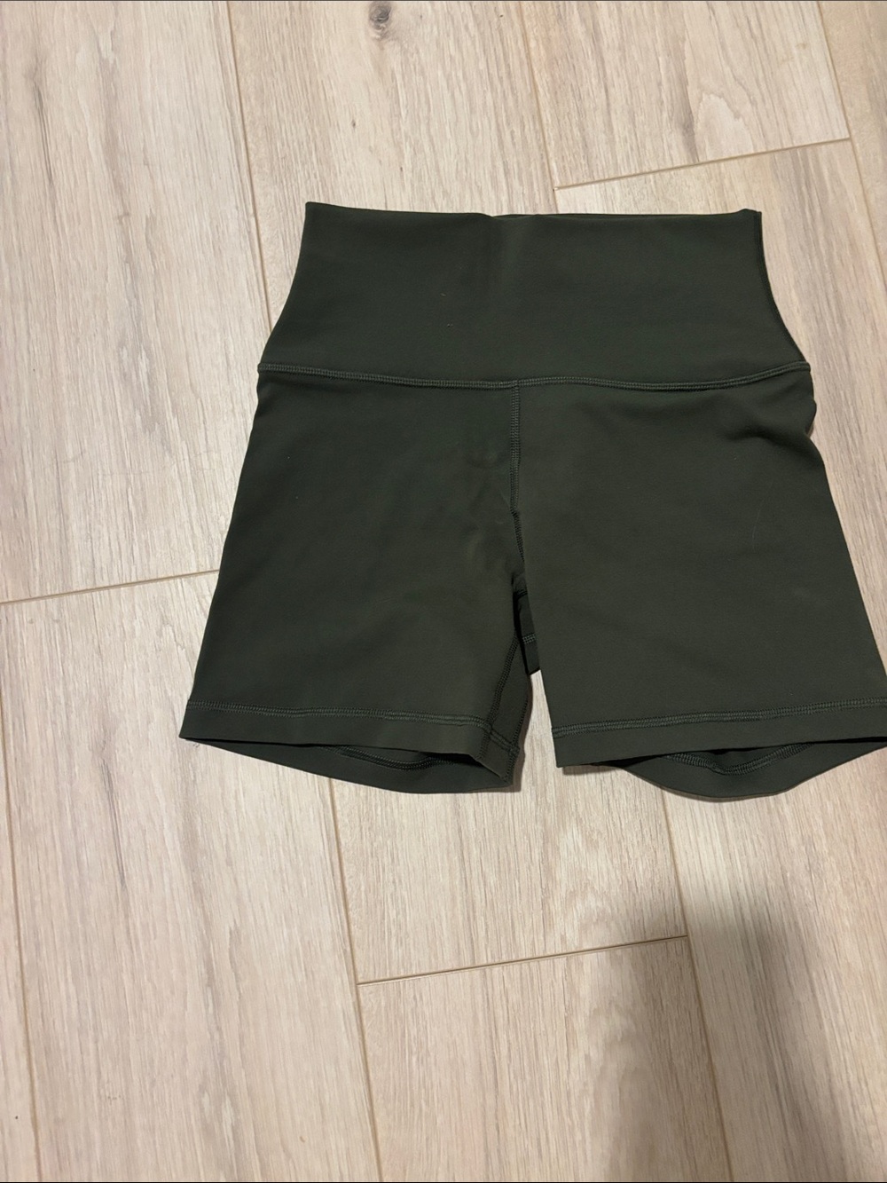 Aritzia High-Waist Olive Tone Women’s Shorts